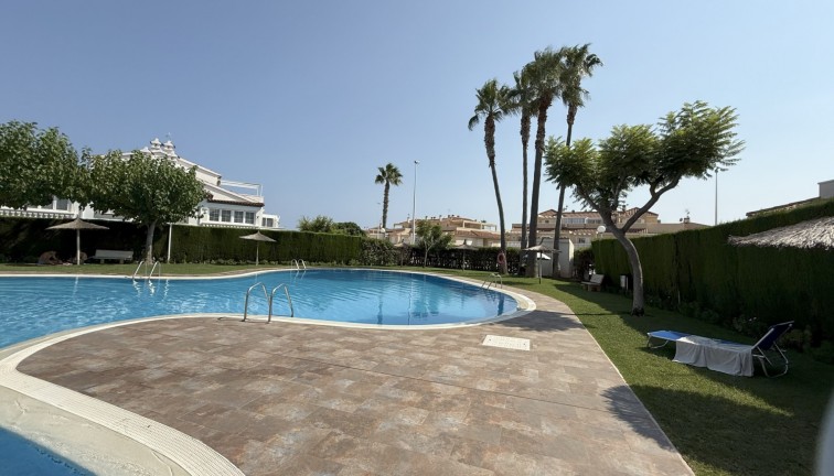 Resale - Apartment - Orihuela Costa - La Zenia