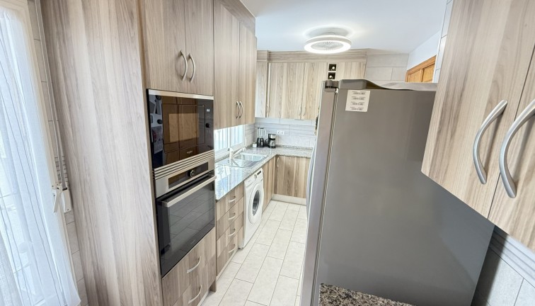 Resale - Chalet - Orihuela Costa - La Zenia