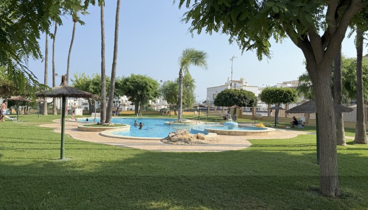 Resale - Chalet - Orihuela Costa - La Zenia