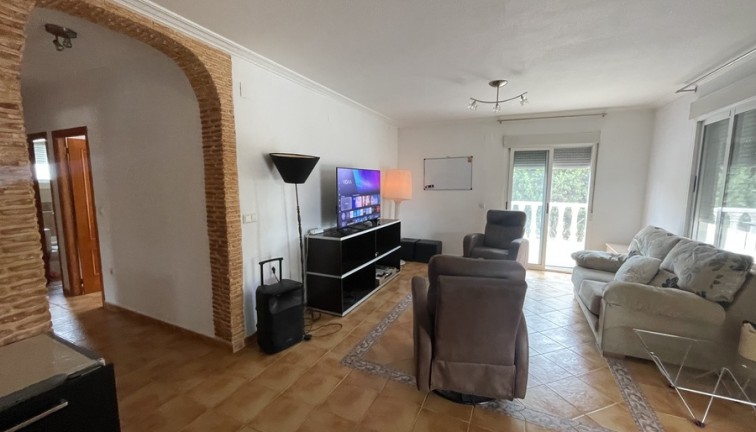 Jälleenmyynti - Finca - Daya Vieja