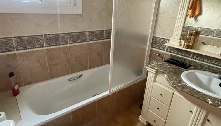 Jälleenmyynti - Finca - Daya Vieja