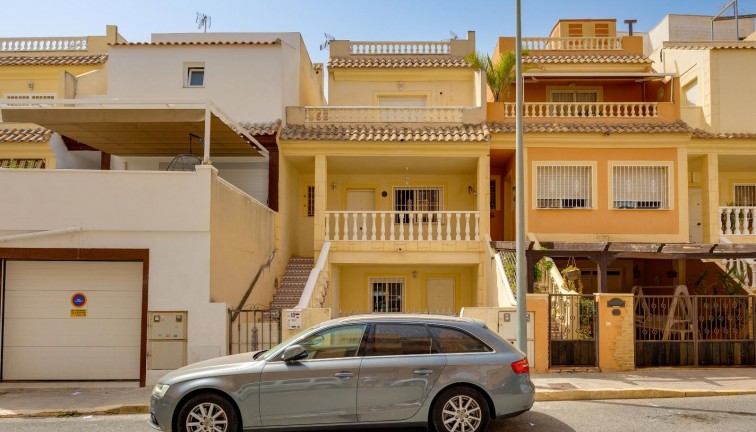 Reventa - Casa adosada - Los Montesinos - LOS MONTESINOS