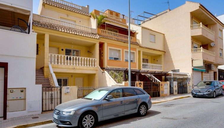 Reventa - Casa adosada - Los Montesinos - LOS MONTESINOS