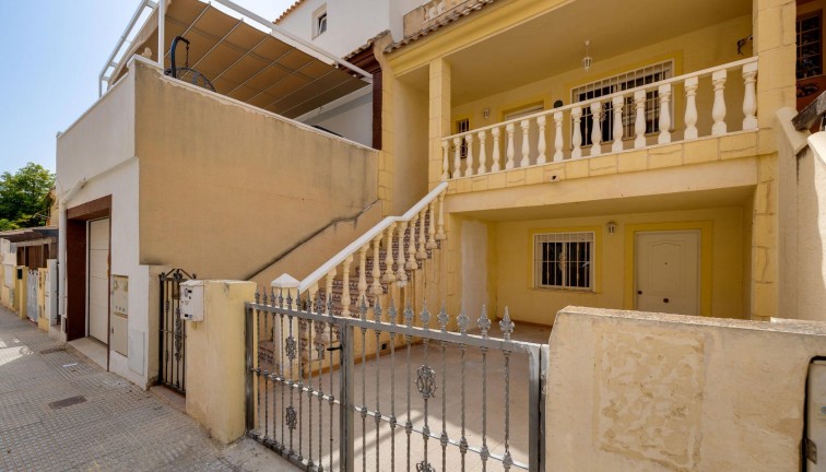 Reventa - Casa adosada - Los Montesinos - LOS MONTESINOS