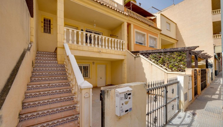 Reventa - Casa adosada - Los Montesinos - LOS MONTESINOS