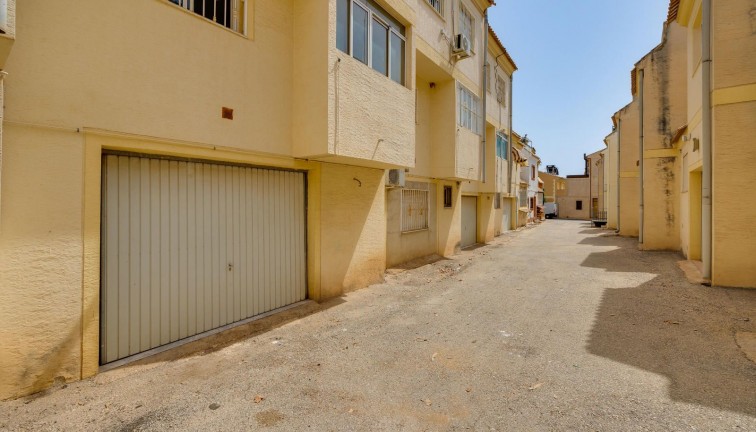 Reventa - Casa adosada - Los Montesinos - LOS MONTESINOS