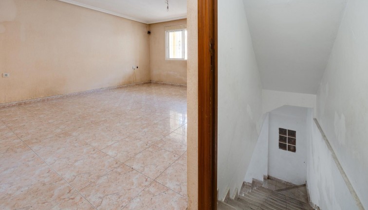 Reventa - Casa adosada - Los Montesinos - LOS MONTESINOS