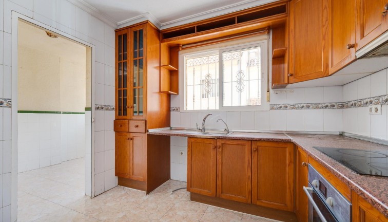 Reventa - Casa adosada - Los Montesinos - LOS MONTESINOS