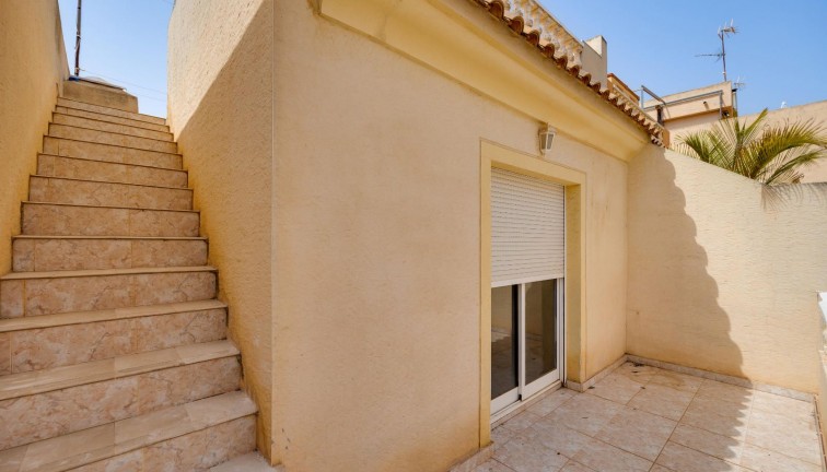 Reventa - Casa adosada - Los Montesinos - LOS MONTESINOS