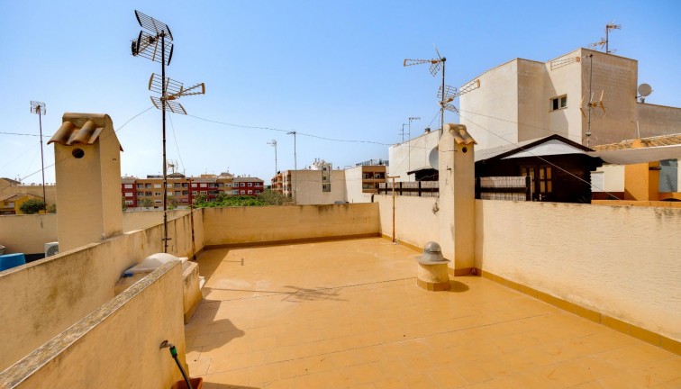 Reventa - Casa adosada - Los Montesinos - LOS MONTESINOS