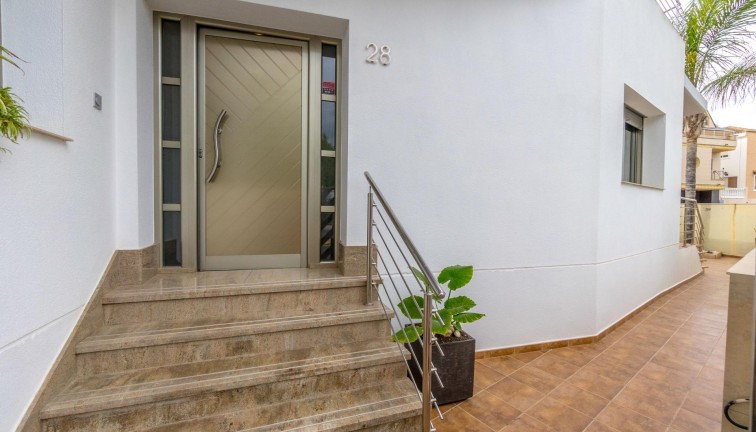 Resale - Chalet - Rojales