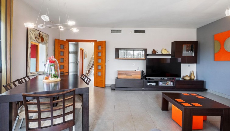 Resale - Chalet - Rojales