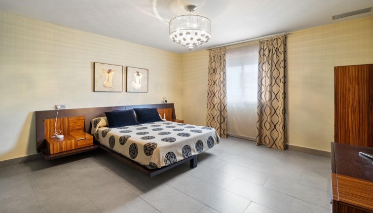 Resale - Chalet - Rojales