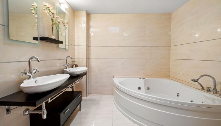 Resale - Chalet - Rojales