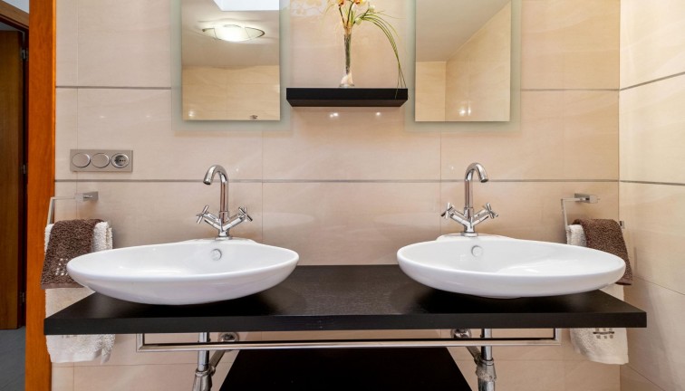 Resale - Chalet - Rojales