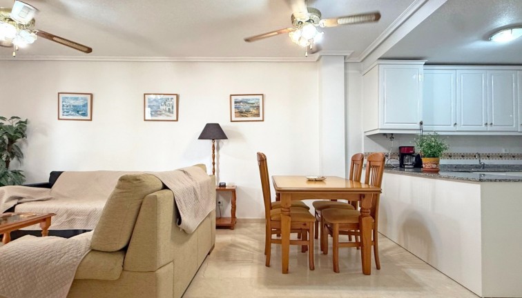 Resale - Apartment - Orihuela Costa - Villamartín