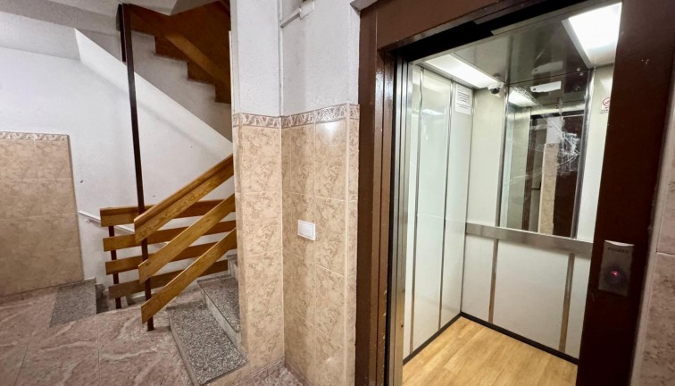 Jälleenmyynti - Asunto - Ylimmän kerroksen asunto - Torrevieja