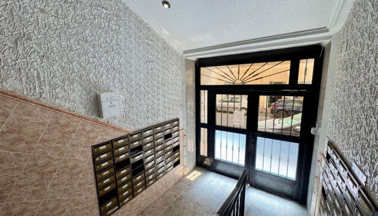 Jälleenmyynti - Asunto - Ylimmän kerroksen asunto - Torrevieja