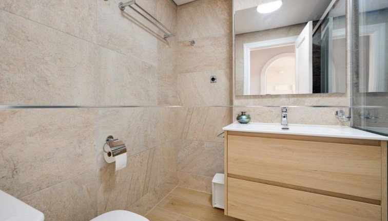 Resale - Apartment - Orihuela Costa - Campoamor