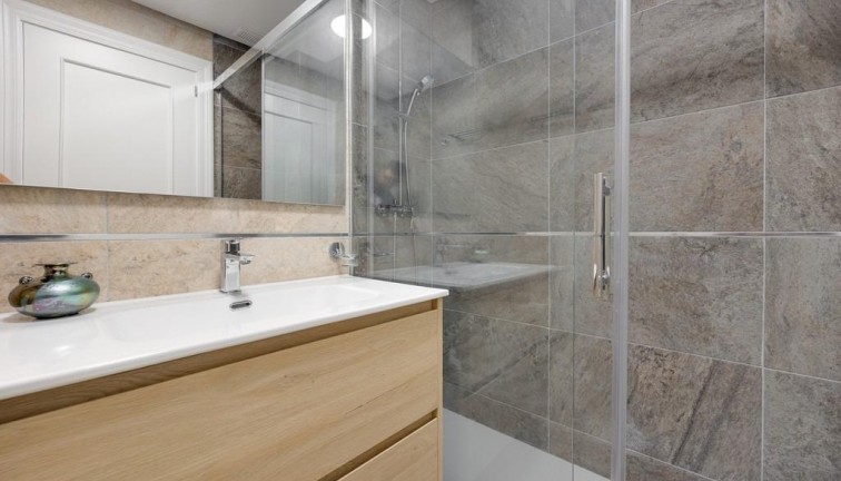 Resale - Apartment - Orihuela Costa - Campoamor