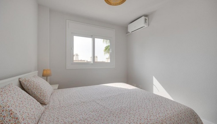 Resale - Apartment - Orihuela Costa - Campoamor