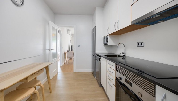 Resale - Apartment - Orihuela Costa - Campoamor