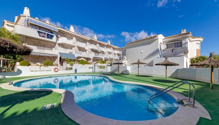Resale - Apartment - Orihuela Costa - Campoamor