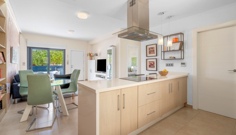 Reventa - Casa adosada - Formentera del Segura