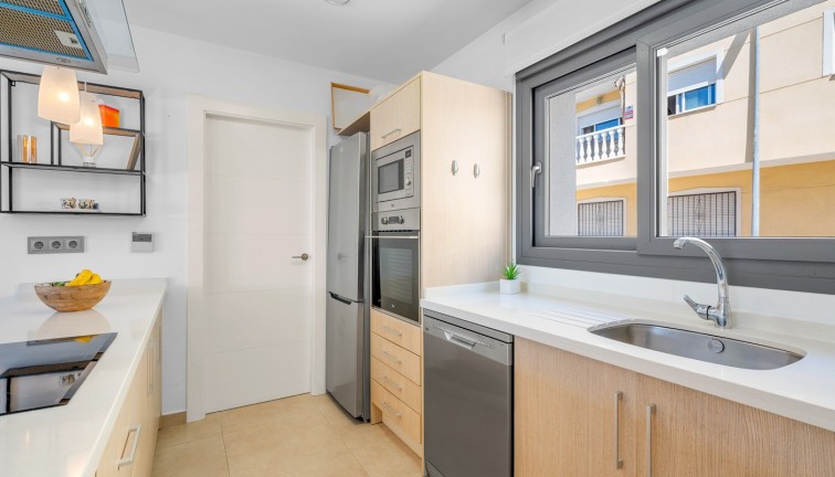 Reventa - Casa adosada - Formentera del Segura