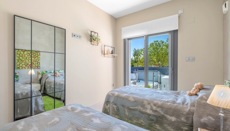 Reventa - Casa adosada - Formentera del Segura