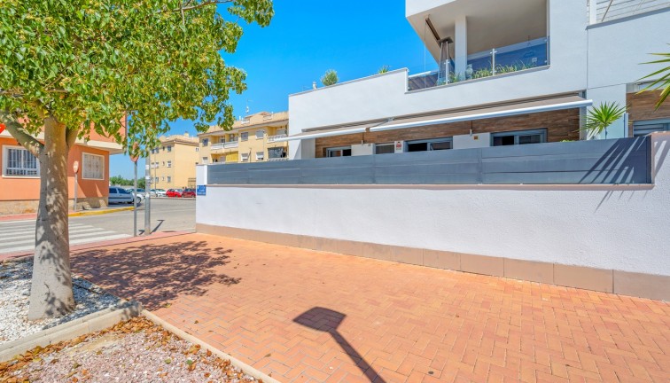 Reventa - Casa adosada - Formentera del Segura