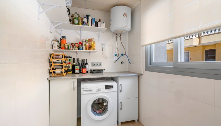 Reventa - Casa adosada - Formentera del Segura