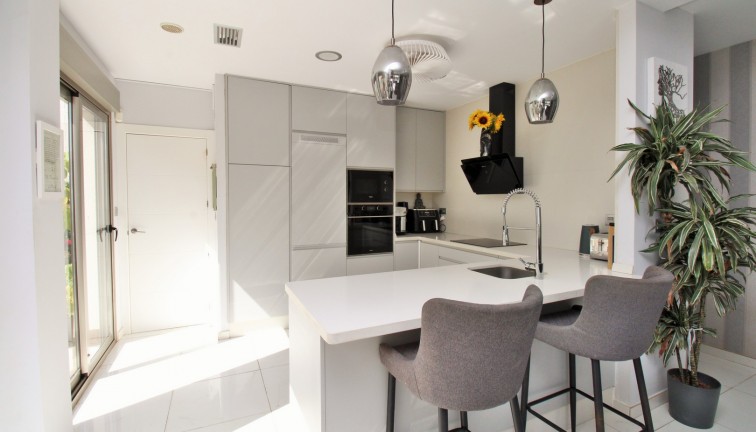 Resale - Chalet - Villamartín