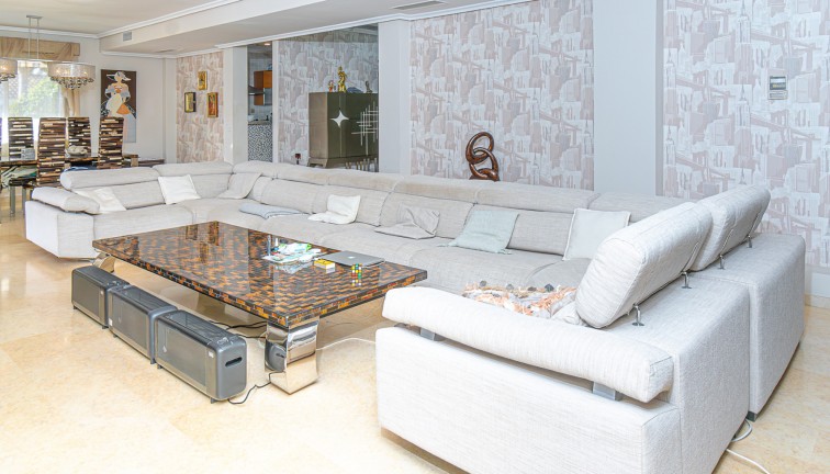 Jälleenmyynti - Erillistalo - La Mata - LA MATA