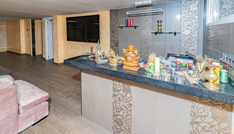 Jälleenmyynti - Erillistalo - La Mata - LA MATA