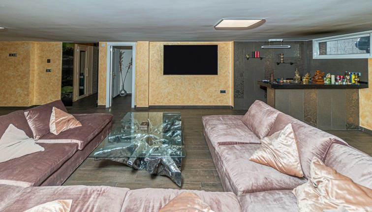 Jälleenmyynti - Erillistalo - La Mata - LA MATA