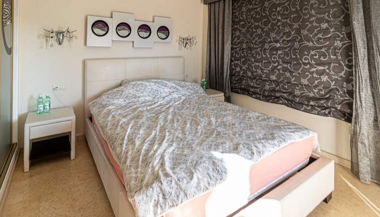 Jälleenmyynti - Erillistalo - La Mata - LA MATA