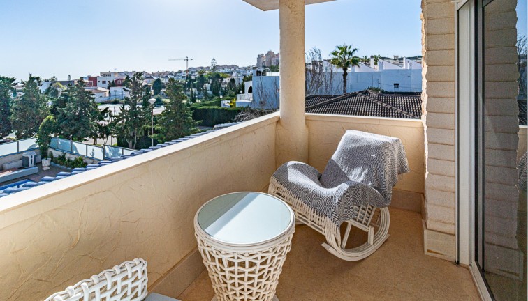 Jälleenmyynti - Erillistalo - La Mata - LA MATA