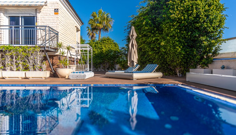 Jälleenmyynti - Erillistalo - La Mata - LA MATA