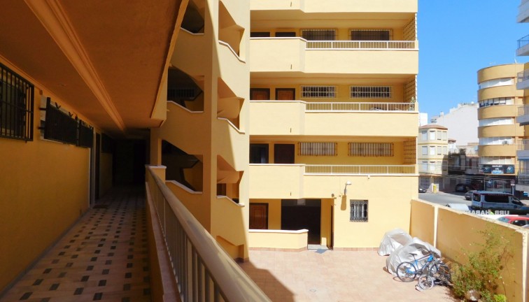 Reventa - Apartamento / piso - Torrevieja
