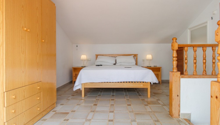 Resale - Semi-Detached - Villamartín