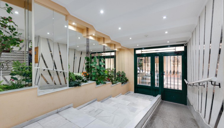 Återförsäljning - Lägenhet - Torrevieja - Acequion