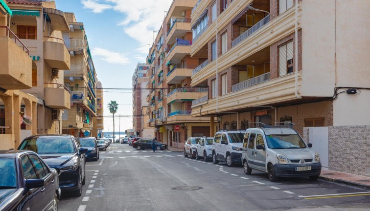 Återförsäljning - Lägenhet - Torrevieja - Acequion