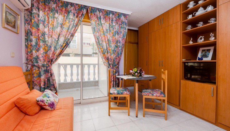 Återförsäljning - Lägenhet - Torrevieja - Acequion