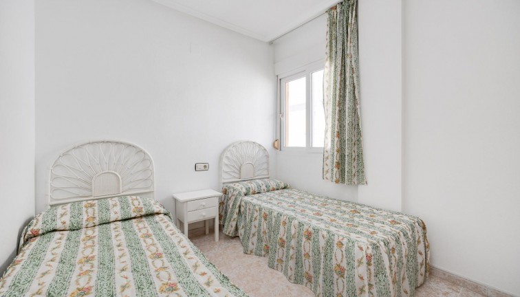 Resale - Bungalow - Torrevieja