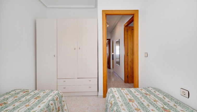 Resale - Bungalow - Torrevieja