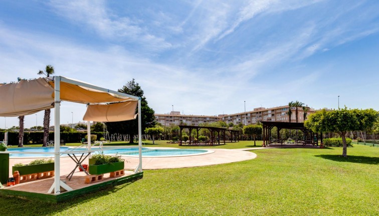 Resale - Bungalow - Torrevieja