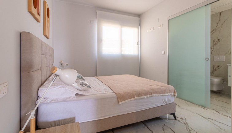 Återförsäljning - Lägenhet - Orihuela Costa - Los Almendros-La Florida