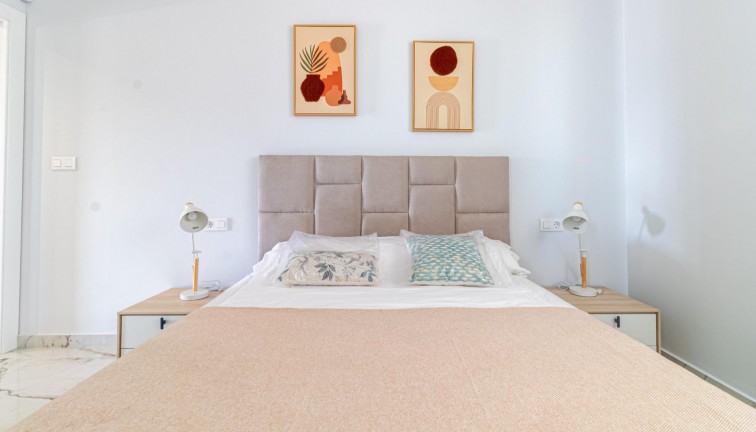 Återförsäljning - Lägenhet - Orihuela Costa - Los Almendros-La Florida