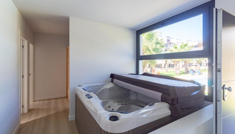 Återförsäljning - Lägenhet - Orihuela Costa - Los Almendros-La Florida